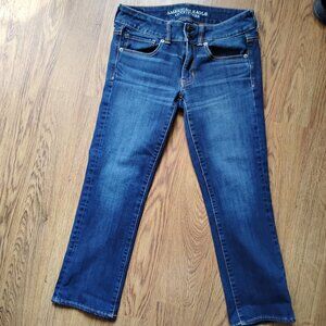 AMERICAN EAGLE Artist Crop Jeans